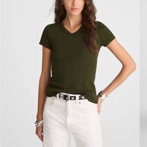 NWT - Madewell - The '90s V-Neck Baby Tee in Compact Cotton, Bronzed Avocado - M